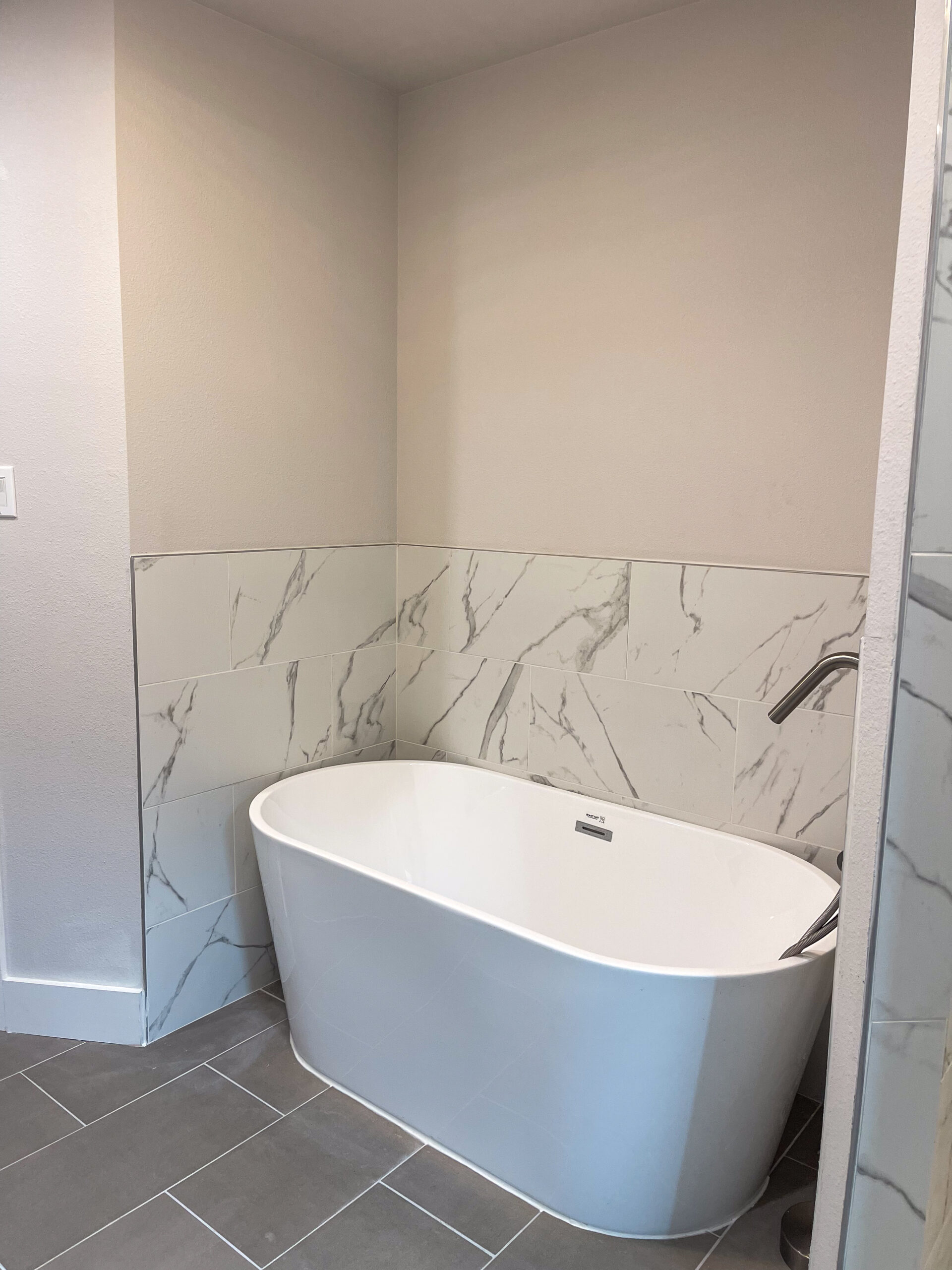Bath tub modern